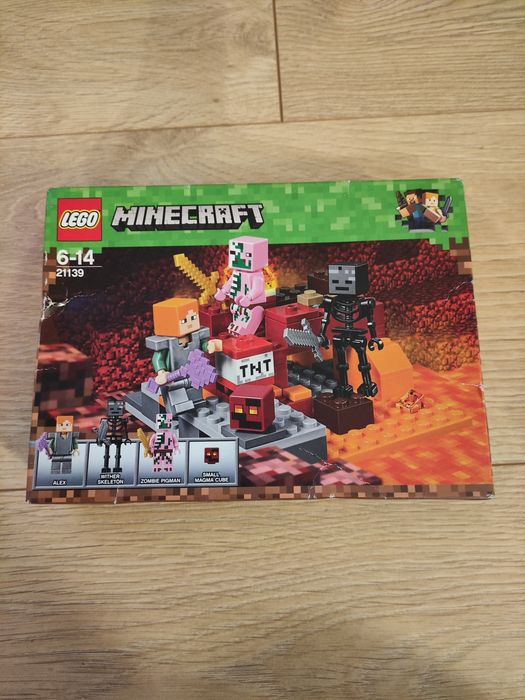 Zestaw LEGO Minecraft walka w netherze 21139