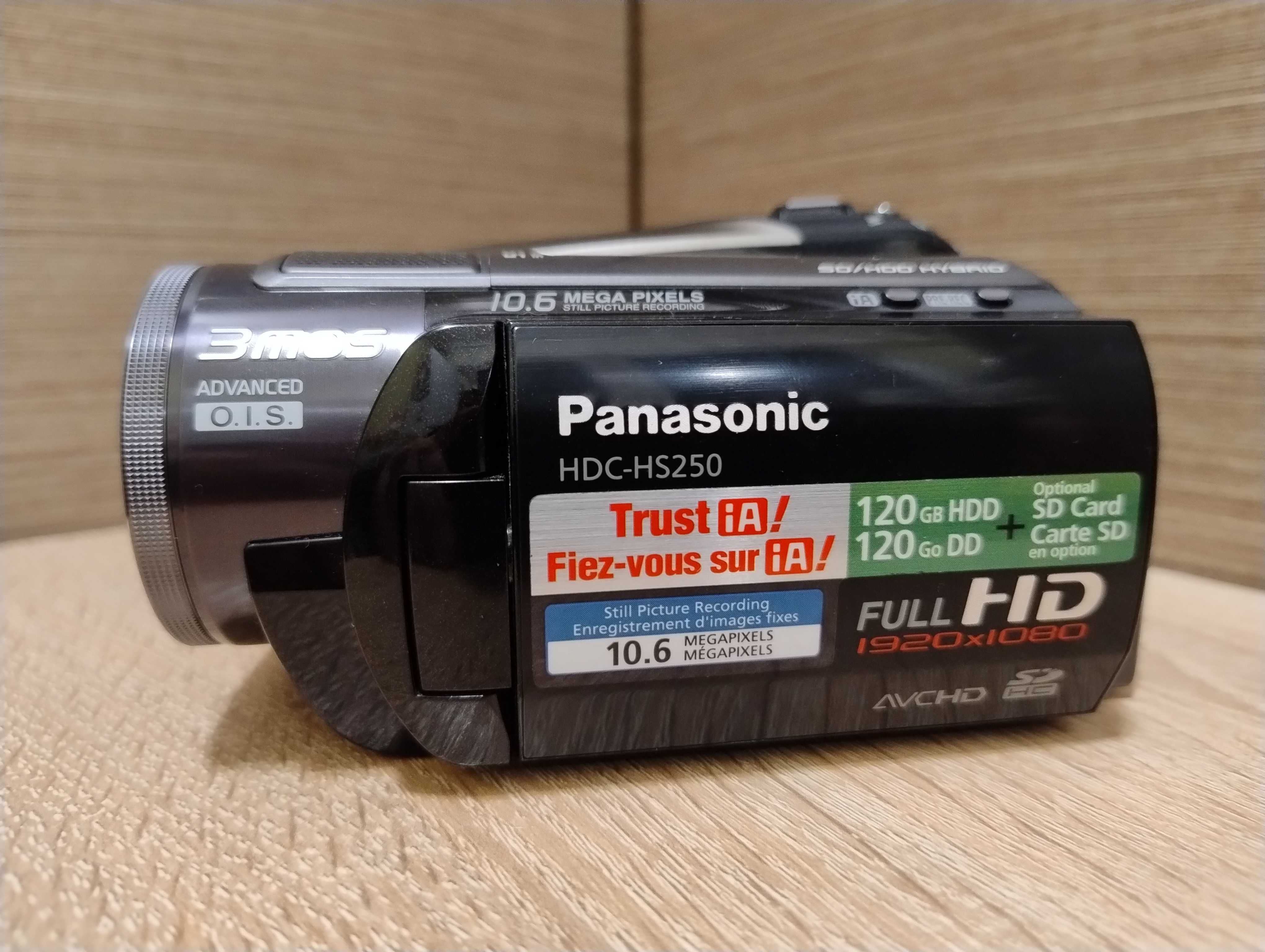 Відеокамера Panasonic HDC- HS250