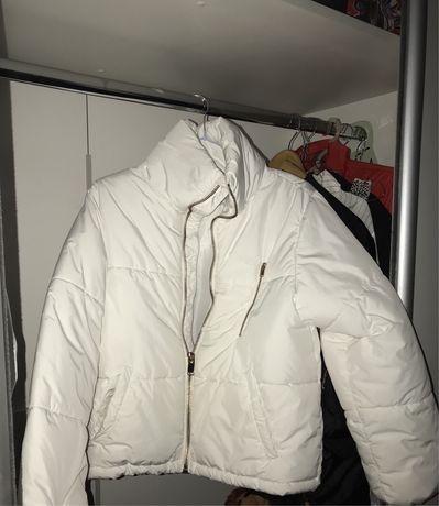 Белая куртка