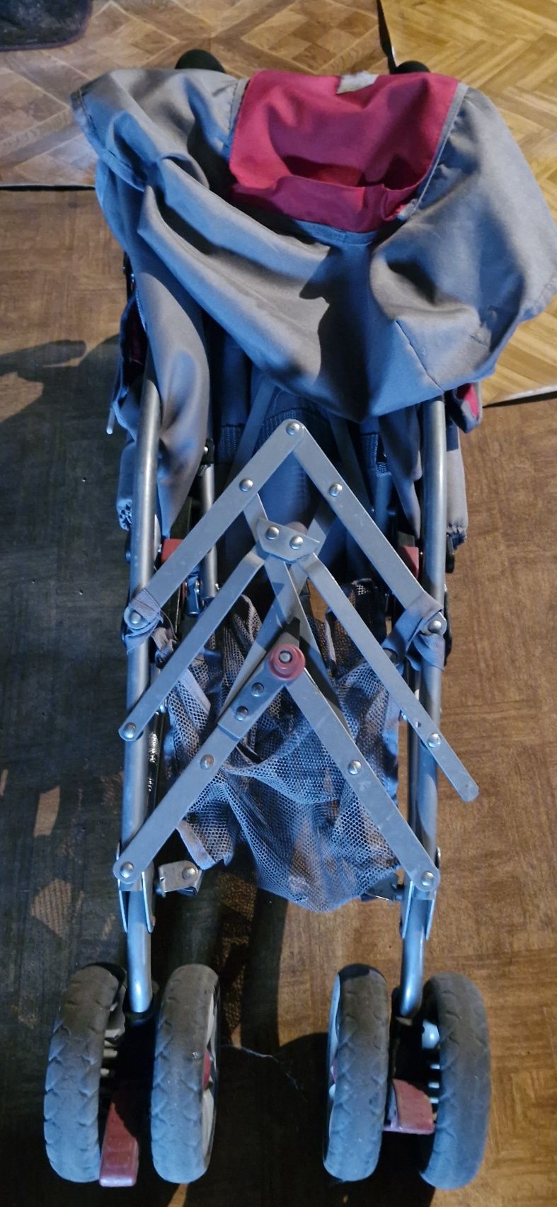 Wózek spacerowy typu parasolka