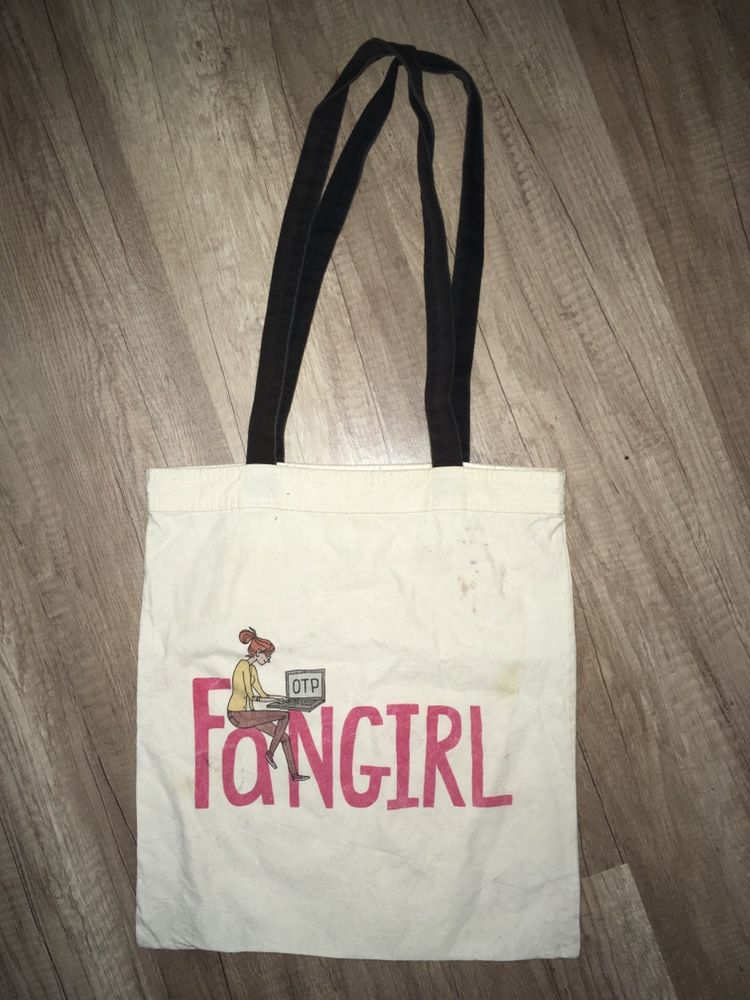 Fangirl - Rainbow Rowell (gratis pocztówki)