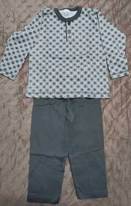 Pijamas, casacos e sobretudo infantil