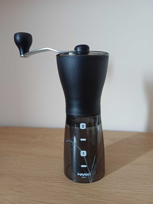 Młynek do kawy Hario Mini-Slim Plus