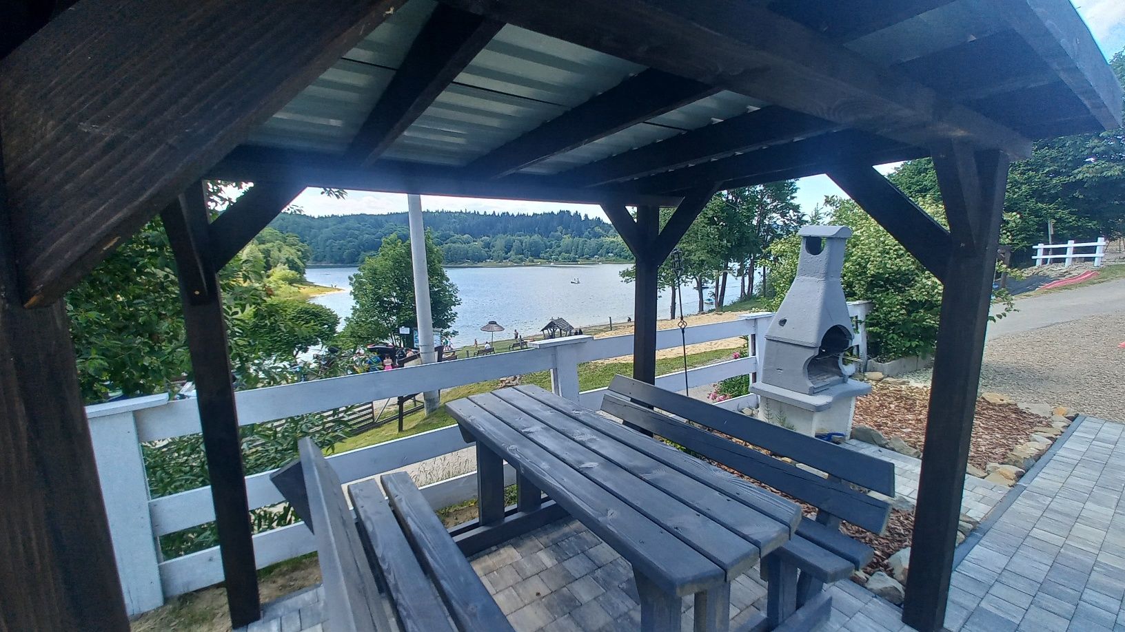 Domki cypel Zawóz blisko jeziora kąpieliska plaży solina bieszczady