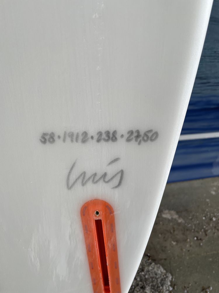Surfboard Lacrau semi novo 5’8