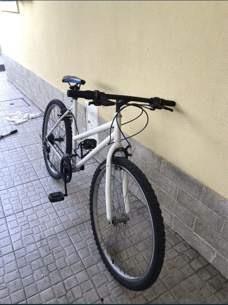 Bicicleta aro 26 18 mudancas – pronta a usar – 40€