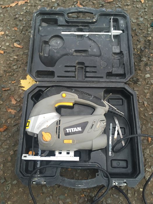 Електро лобзик titan