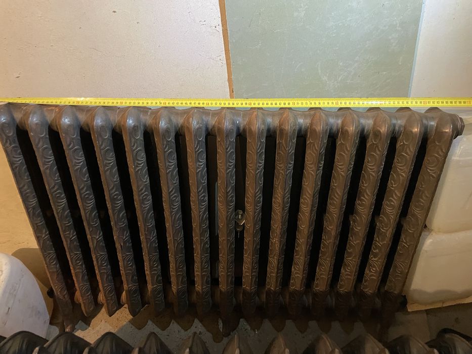 Чугунні чавунні вікторіанські батареї привезені з Англії