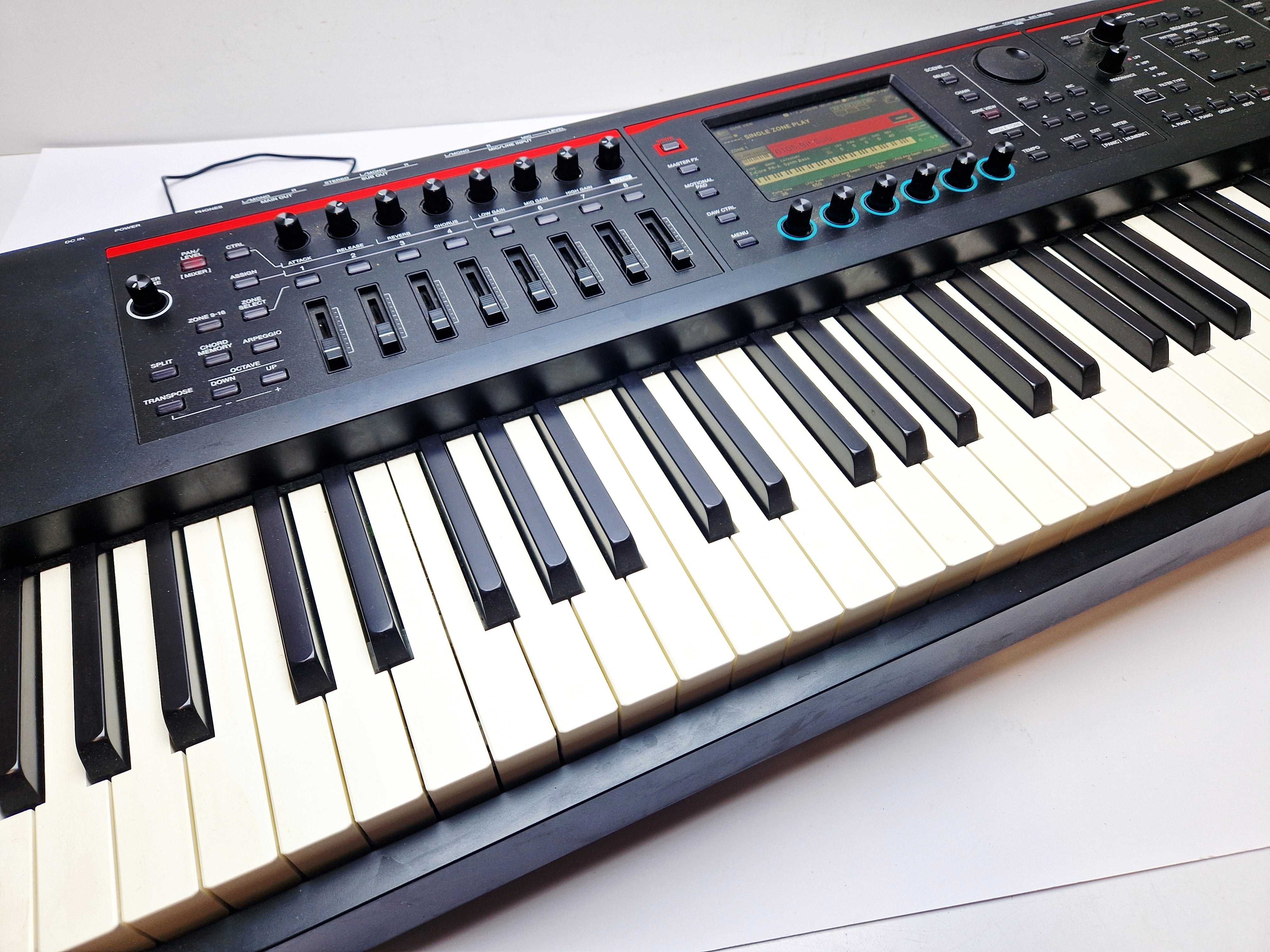 Syntezator klawisze ROLAND FANTOM 08 ! Zobacz !