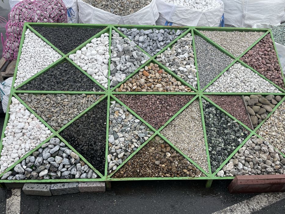Камінь декоративний для ландшафту (галька, крихта)