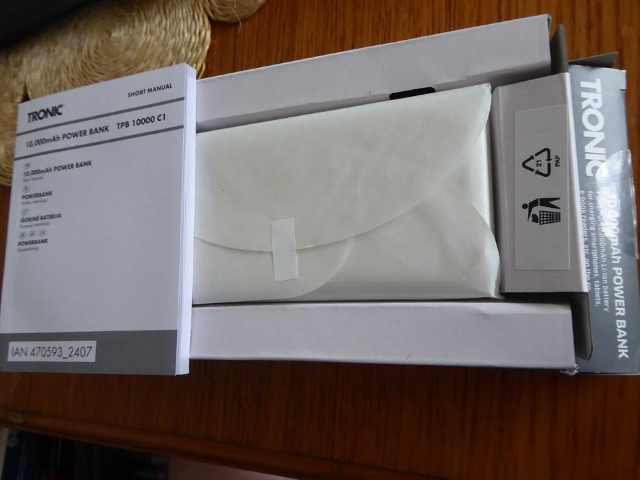 Nowy z wyświetlaczem LED, Power Bank 10000mAh Li-Ion TRONIC 5V/3A