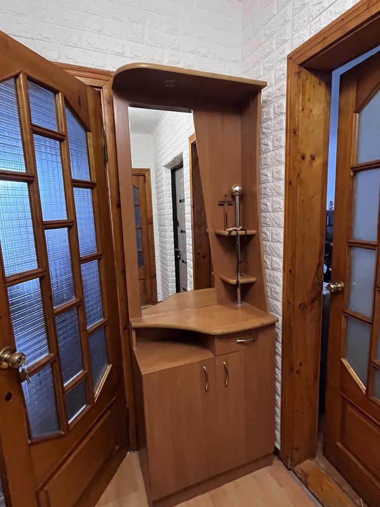 Продається прихожа