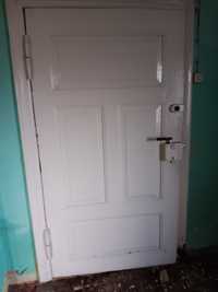Stare drzwi PRL ościeżnica