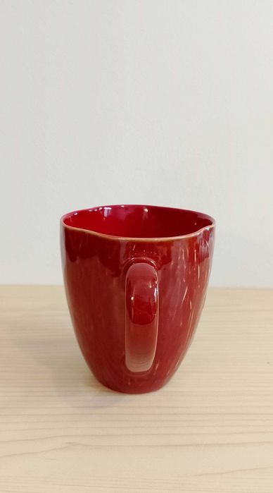 Piękny duży kubek Home&You, czerwony zdobiony, 400 ml /nowy/.
