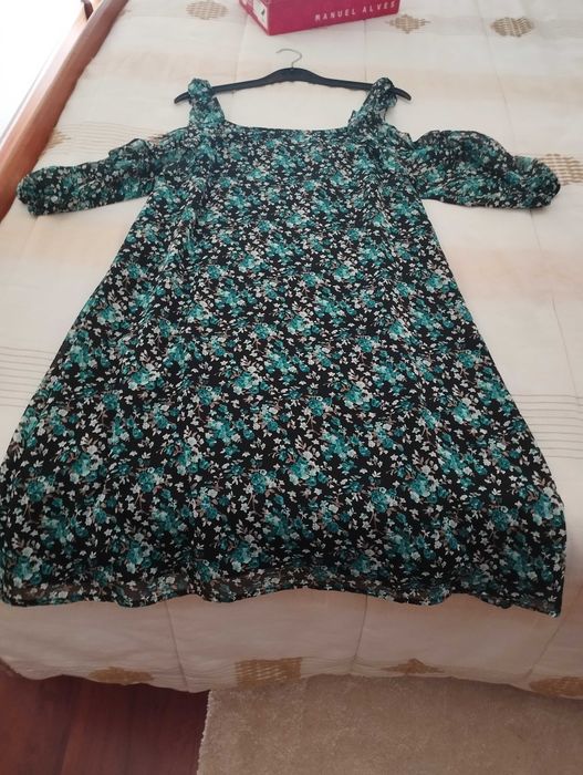 Vestido verde e preto