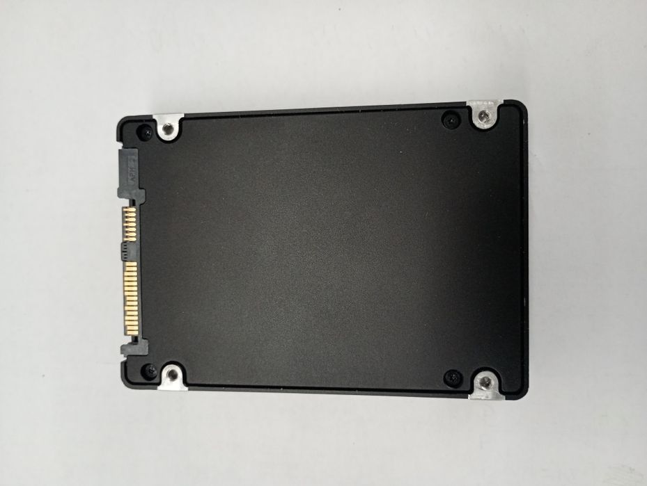 Твердотільний накопичувач (SSD) Samsung PM1633