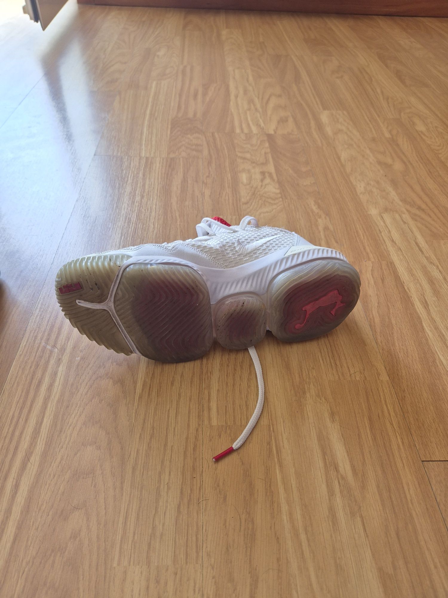 Nike lebron 16 low draft day
