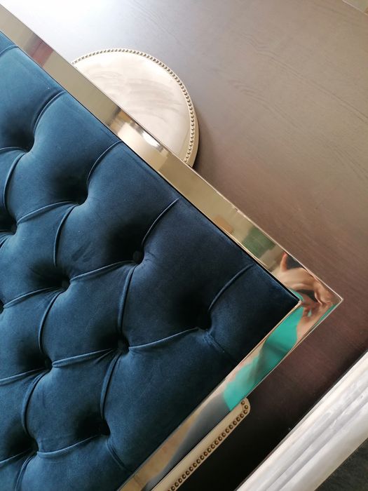 Łóżko tapicerowane pikowane ramka chrom sypialnia Chesterfield