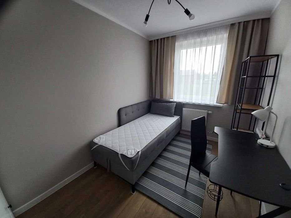 Wynajmę mieszkanie 60 m PARTER 3 pokoje loggia piwnica ul. Różna