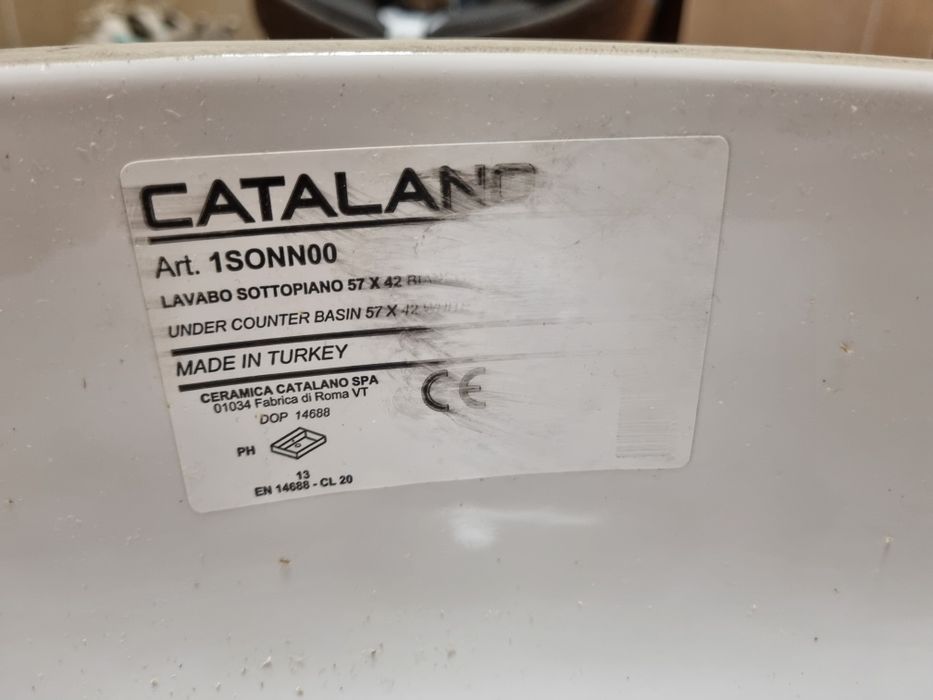 Umywalka podblatowa z przelewem Catalano