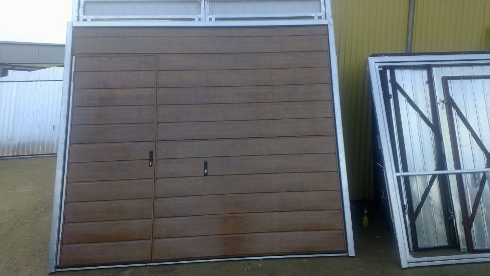 Brama garażowa podnoszona-uchylna 250x200 drewnopodobna orzech DOSTAWA