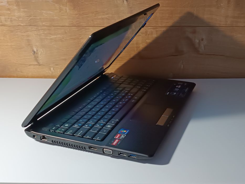 Ігровий Asus 15.6"/AMD A6/8 ОЗП/256 SSD/AMD 6700 (1 gb)