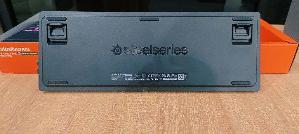 Бездротова клавіатура SteelSeries Apex Pro TKL Wireless