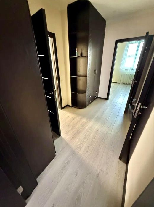 Простора 3-кімнатна квартира 100 м² з якісним ремонтом Олени Пчілки 8