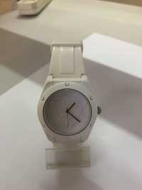 Годинник GUESS W0979L1