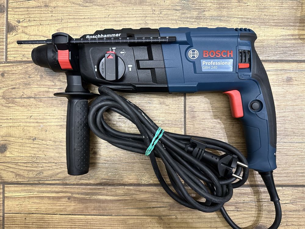 Młotowiertarka, młot udarowy BOSCH GBH240 | walizka