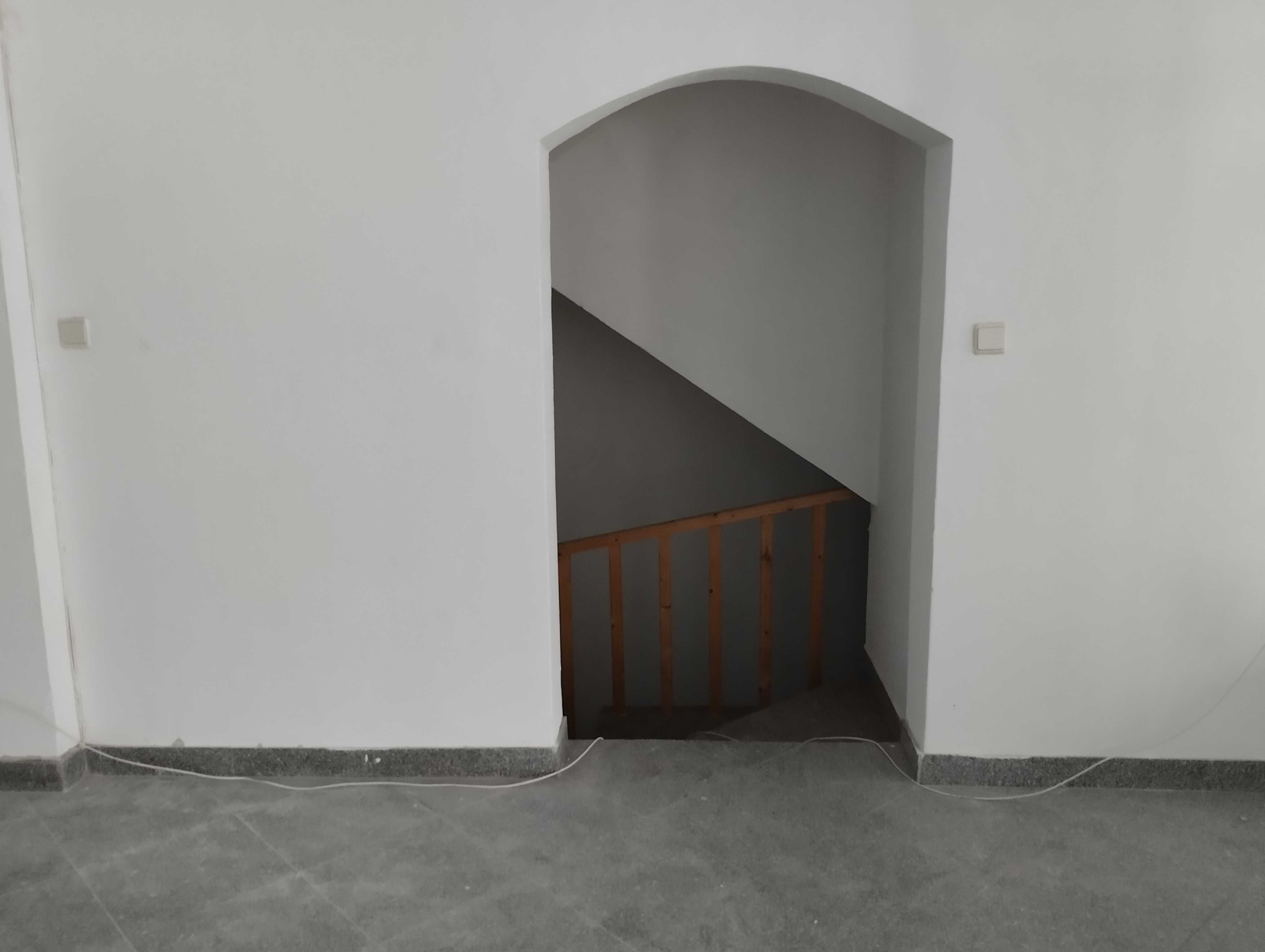 Espaço comercial para alugar/vender em Seia