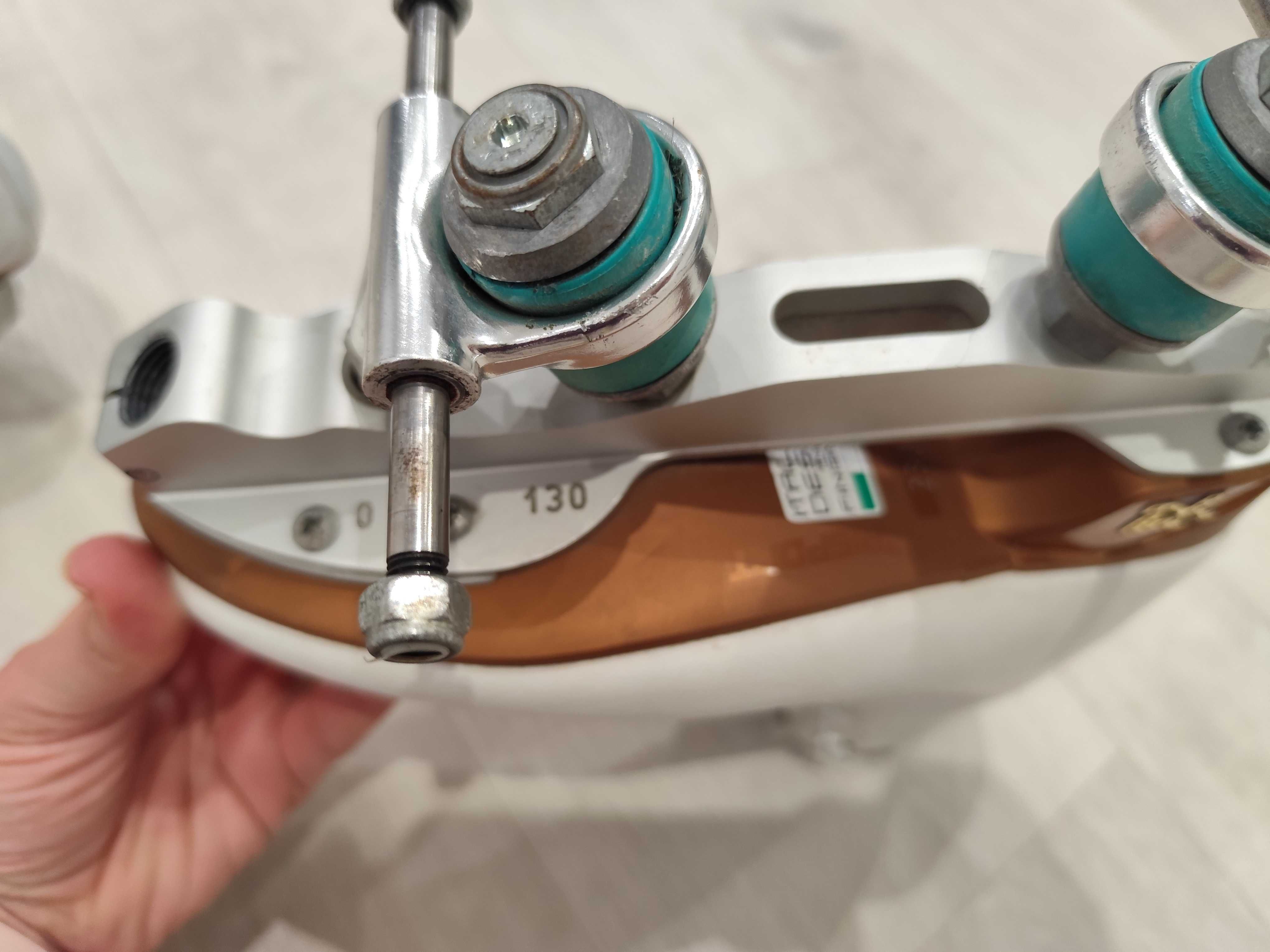 Patins de patinagem artística