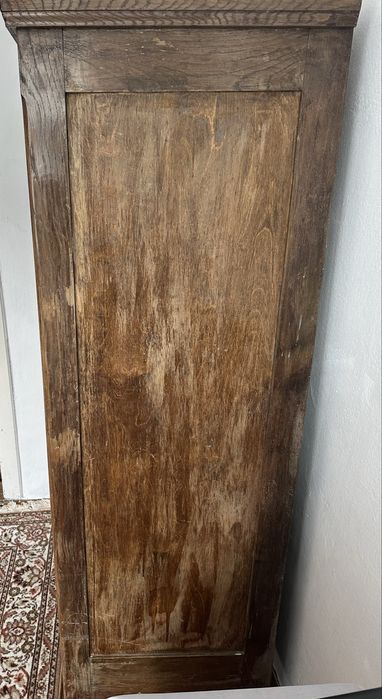 Дубова шафа ручної роботи