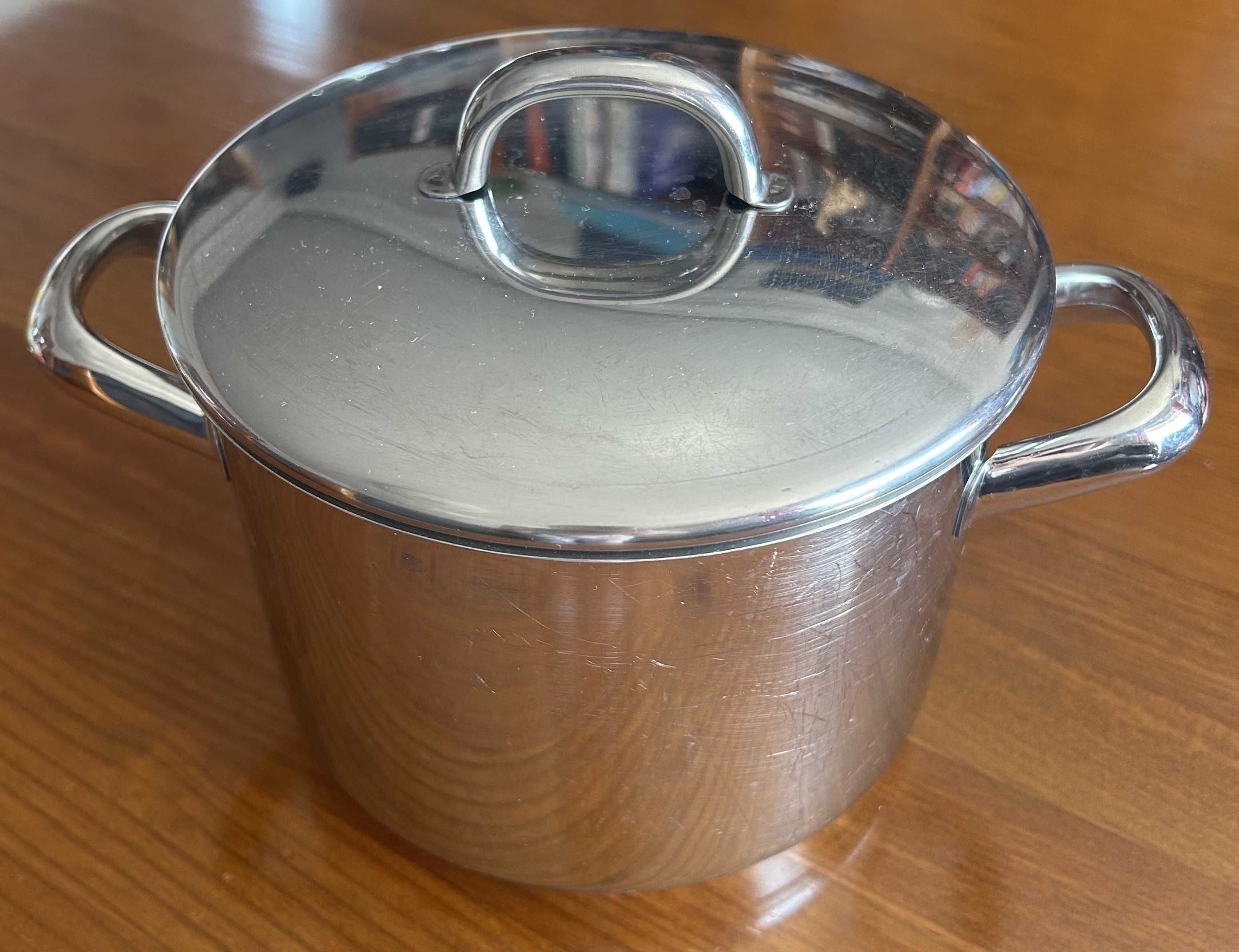 Panela Silampos Europa com asas (Diâmetro 14cm)