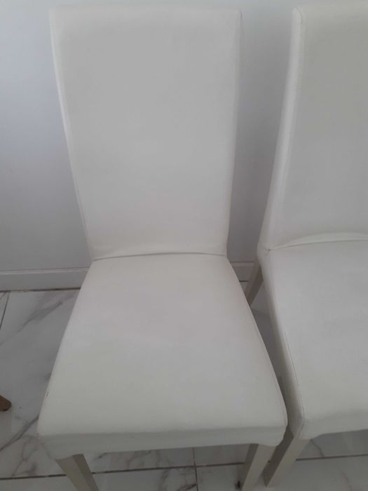 4 cadeiras em madeira e ecopele