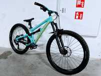 Dartmoor blackbird junior 26' full/enduro/MTB bdb stan