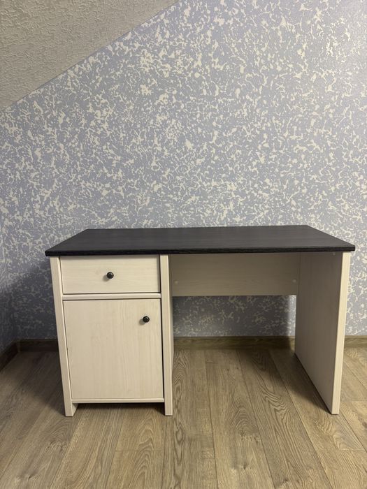 Журнальний столик