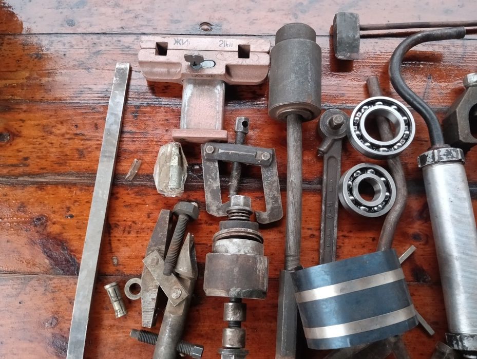 Приспособление для снятия  подшипников ,клапанов Ваз. .