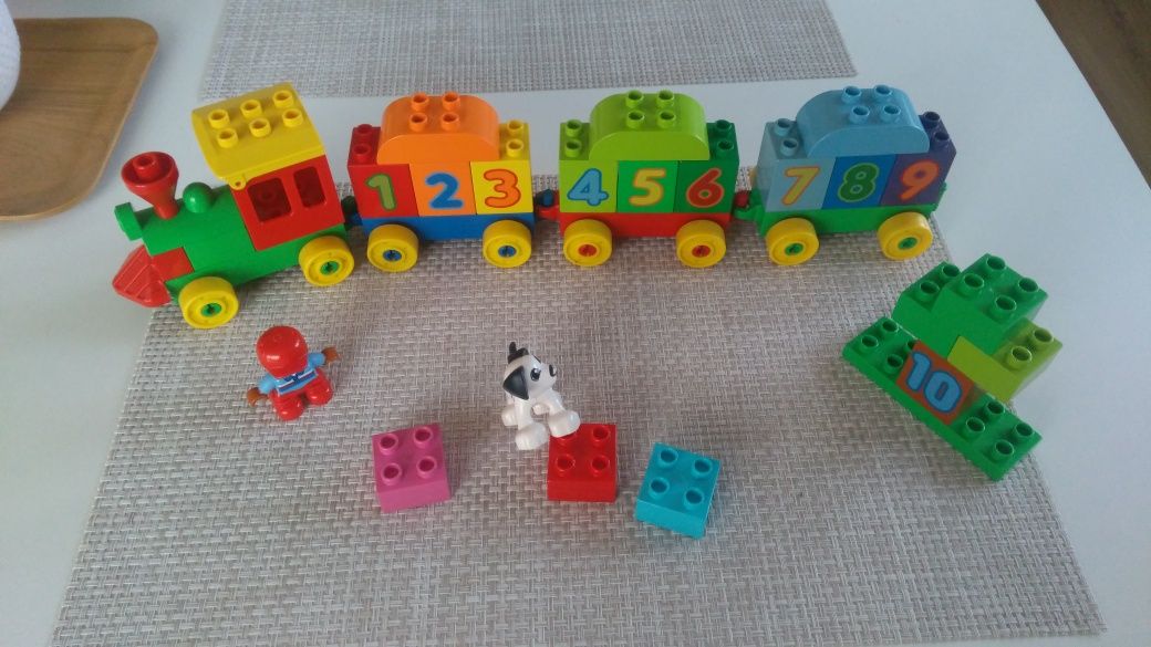 LEGO Duplo 10558 pociąg z cyferkami, lokomotywa