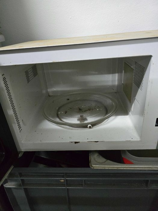 Micro-ondas Teka MW 20 BF – 20L com Grill (Usado)