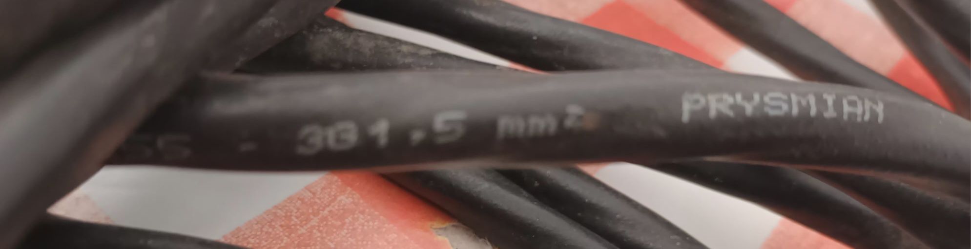 Extensão elétrica borracha 17,5m com 3 tomadas