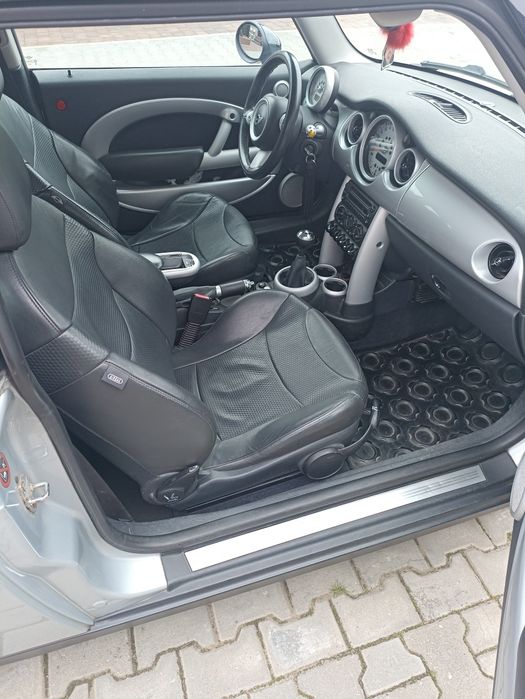 Mini Cooper 1.6 benzyna 2005r.