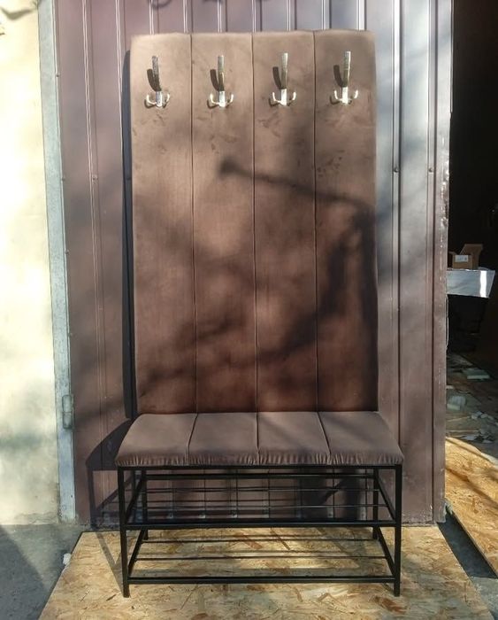 Прихожі,банкетки.