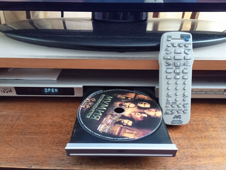 DVD player JVC,пульт в комплекте