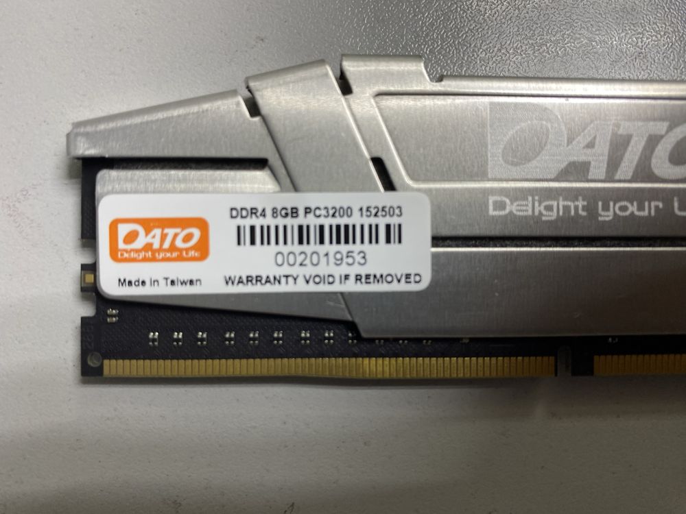 Оперативна пам'ять DDR4 8GB 3200 MHz Extreme Grey Dato (EXB8G4DLDND32)