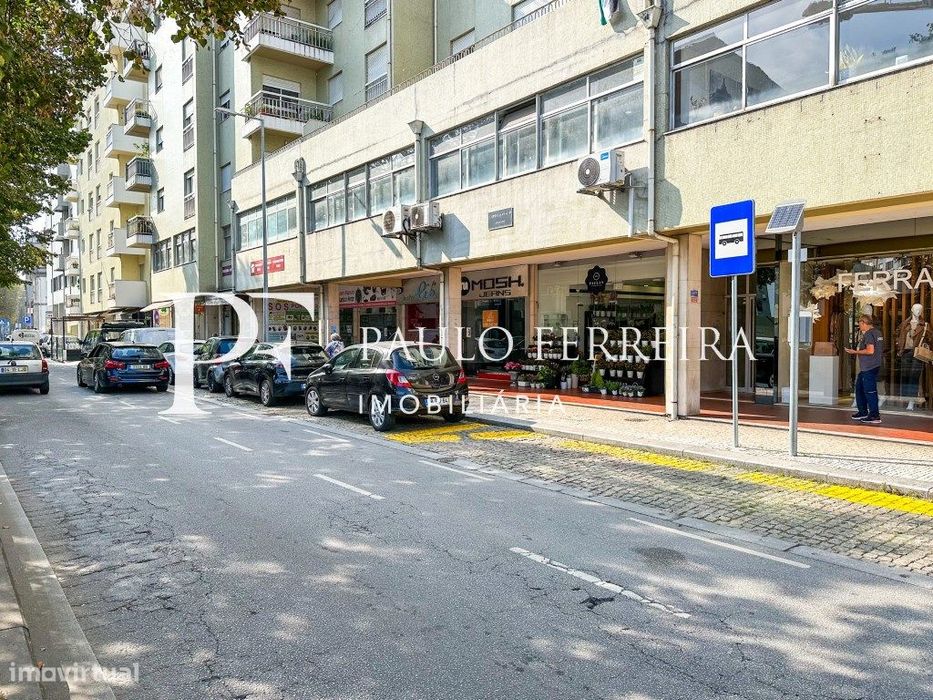 Loja no centro de Famalicão