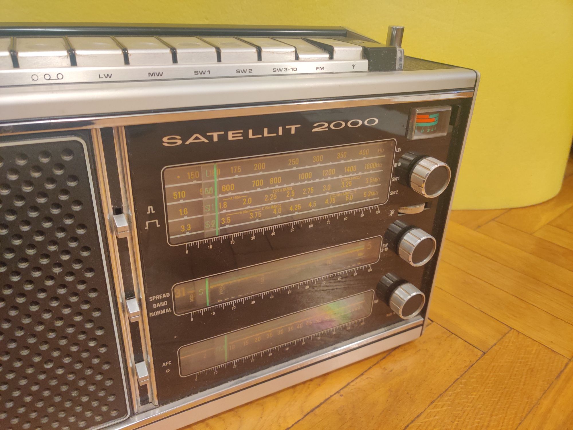 Radio Grundig Satellit 2000