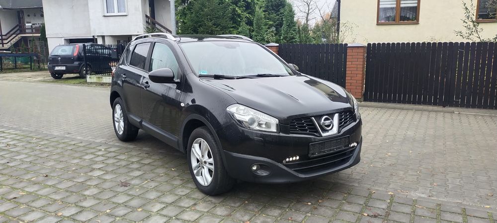 Nissan Qashqai 2.0 DCI 150 PS 4x4 hak, panorama dach,
