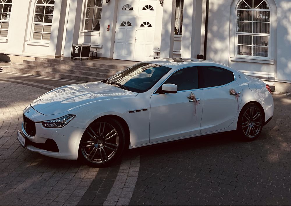 Auto do ślubu Maserati Ghibli Kraków wynajem do slubu  auto