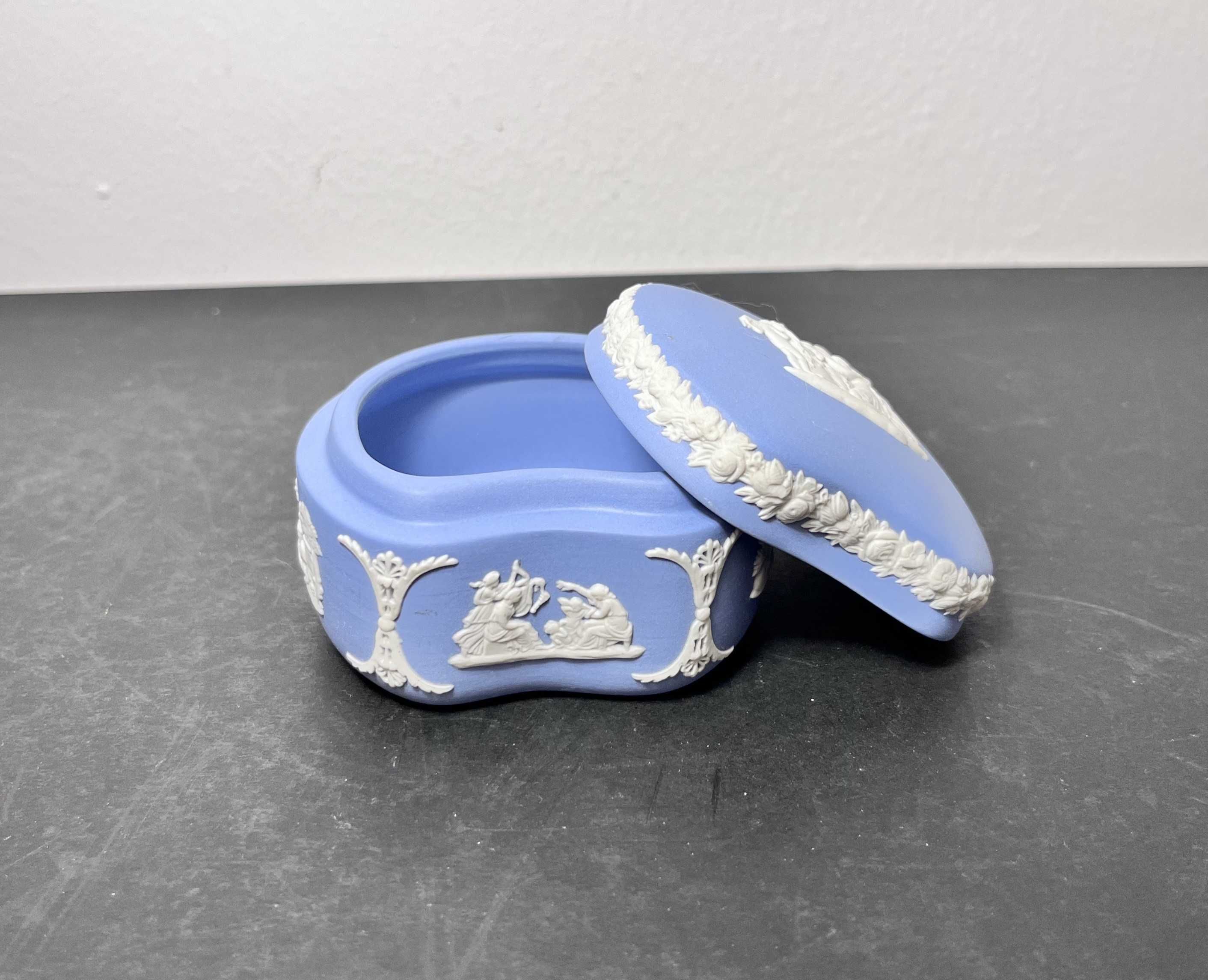 Puzderko szkatułka Wedgwood Blue Jasperware starożytny Rzym scen
